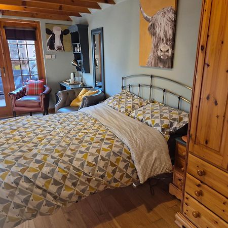 Bed and Breakfast Kirkstyle Hideaway Арброт Экстерьер фото