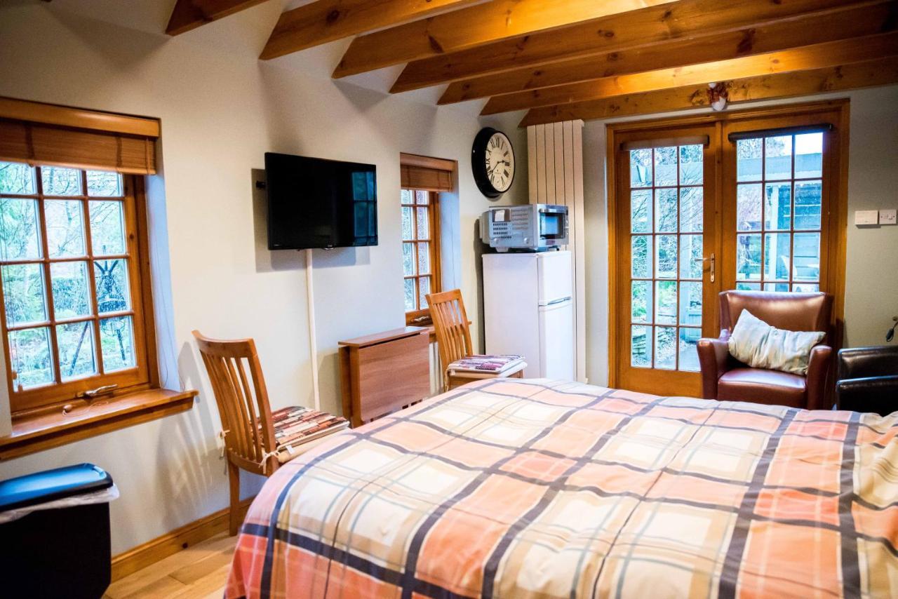 Bed and Breakfast Kirkstyle Hideaway Арброт Экстерьер фото