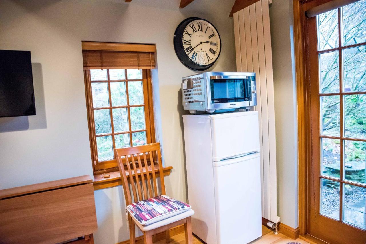 Bed and Breakfast Kirkstyle Hideaway Арброт Экстерьер фото