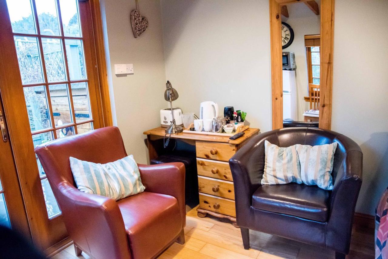Bed and Breakfast Kirkstyle Hideaway Арброт Экстерьер фото