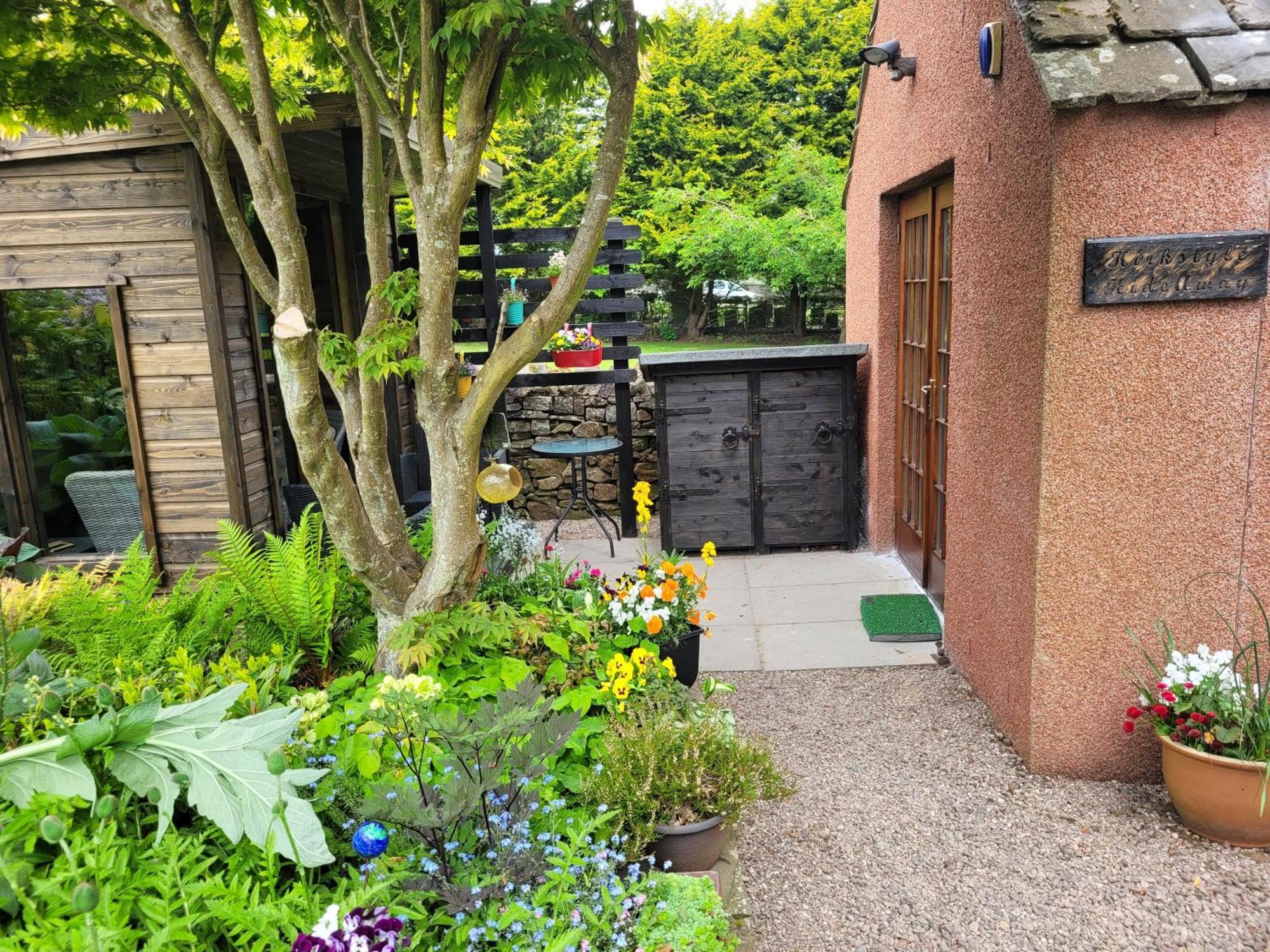 Bed and Breakfast Kirkstyle Hideaway Арброт Экстерьер фото